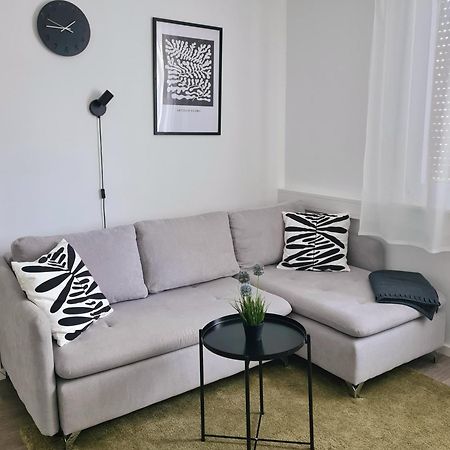 Modernes Zentrales Apartment 布鲁赫萨尔 外观 照片
